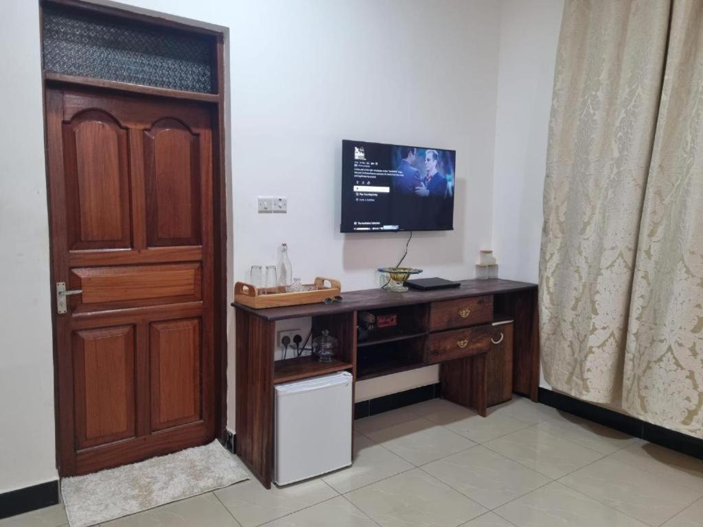 64 Zenj House Luxury Airport B&B Mbweni Ngoại thất bức ảnh