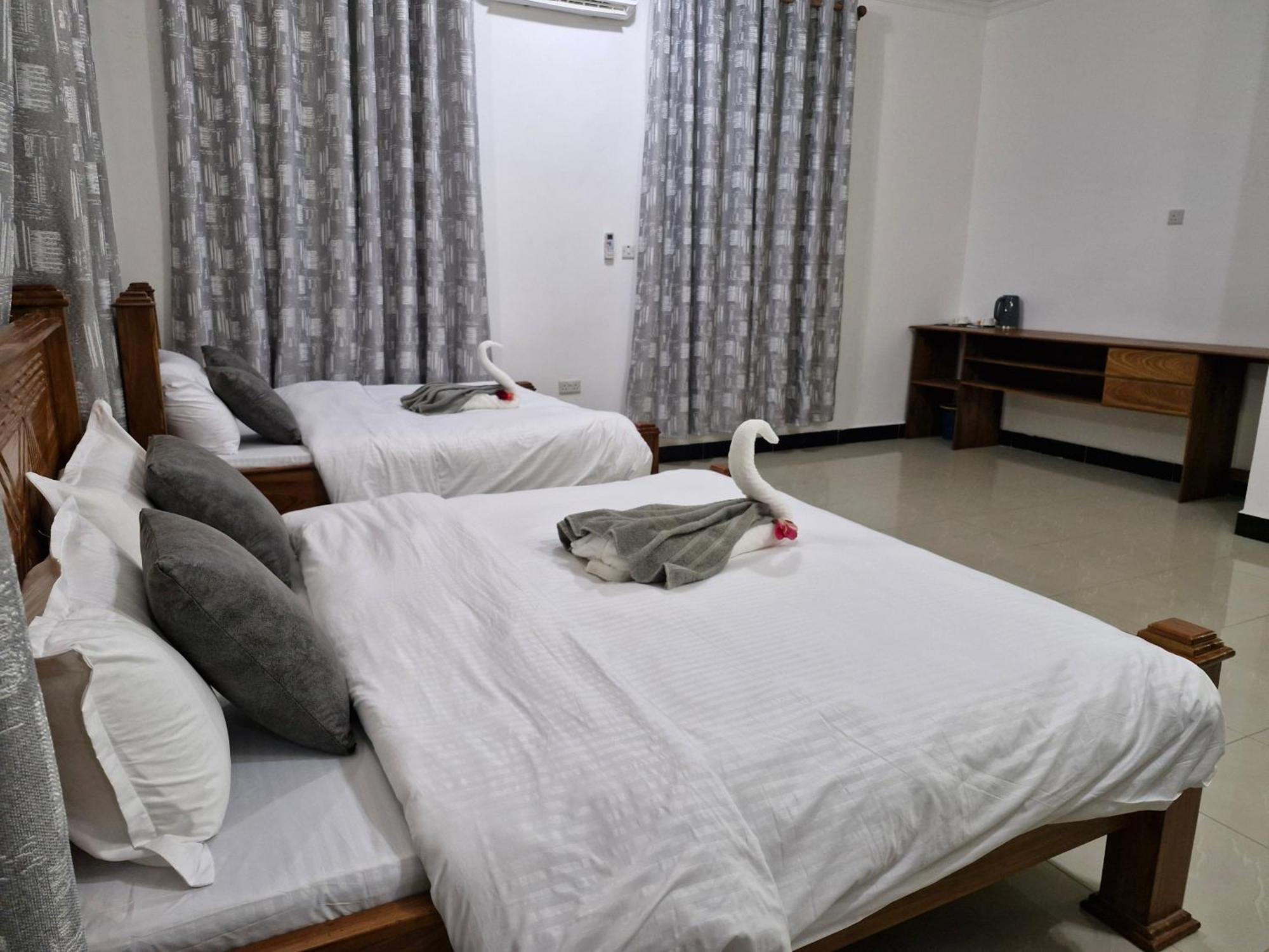 64 Zenj House Luxury Airport B&B Mbweni Ngoại thất bức ảnh
