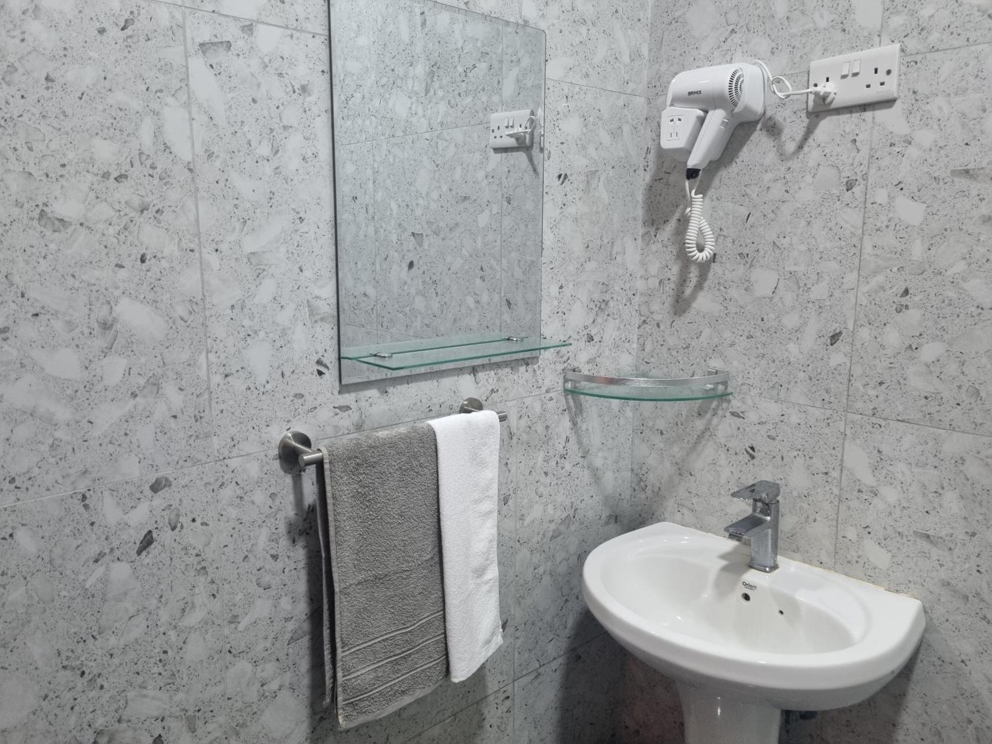 64 Zenj House Luxury Airport B&B Mbweni Ngoại thất bức ảnh
