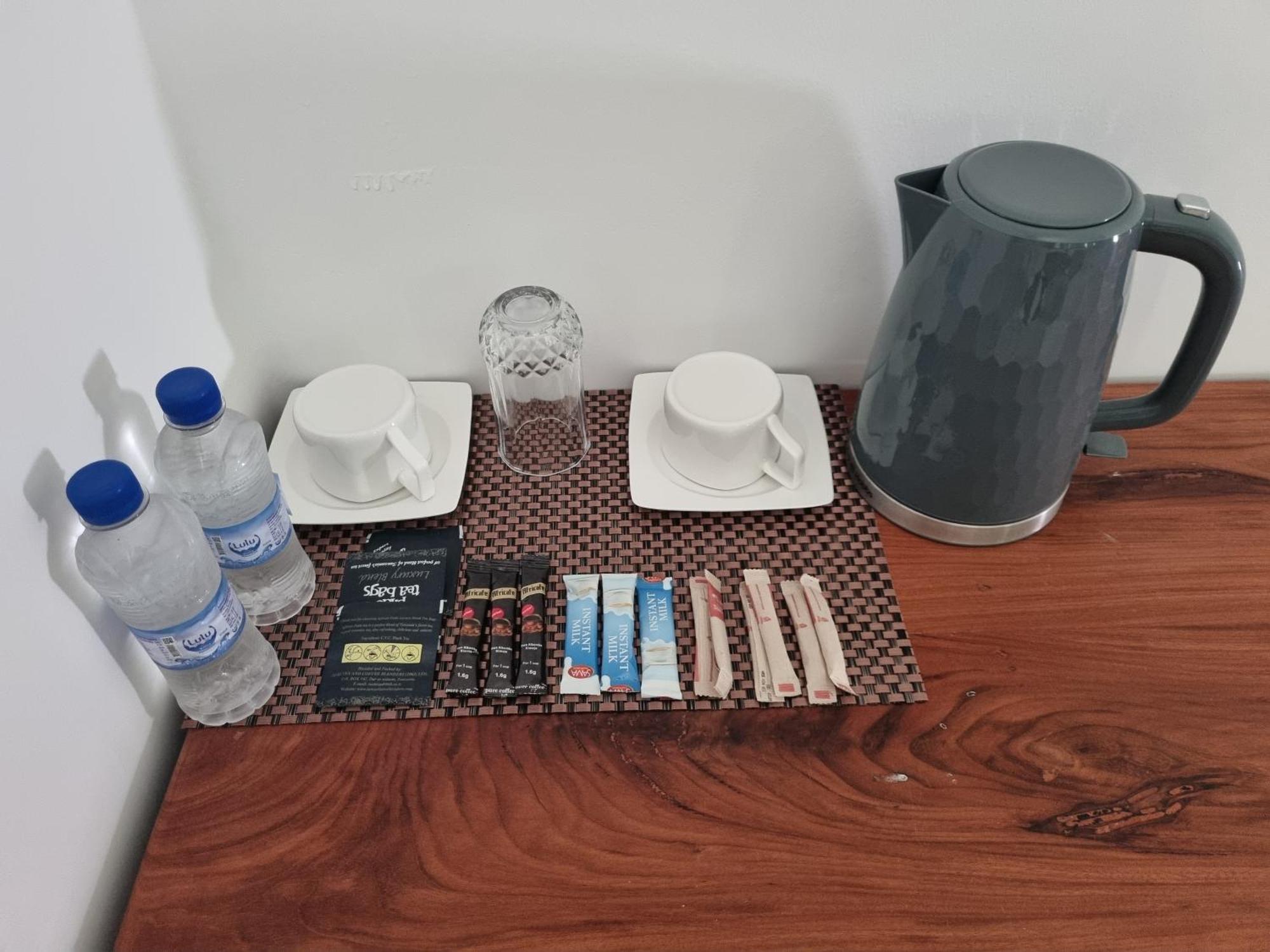 64 Zenj House Luxury Airport B&B Mbweni Ngoại thất bức ảnh