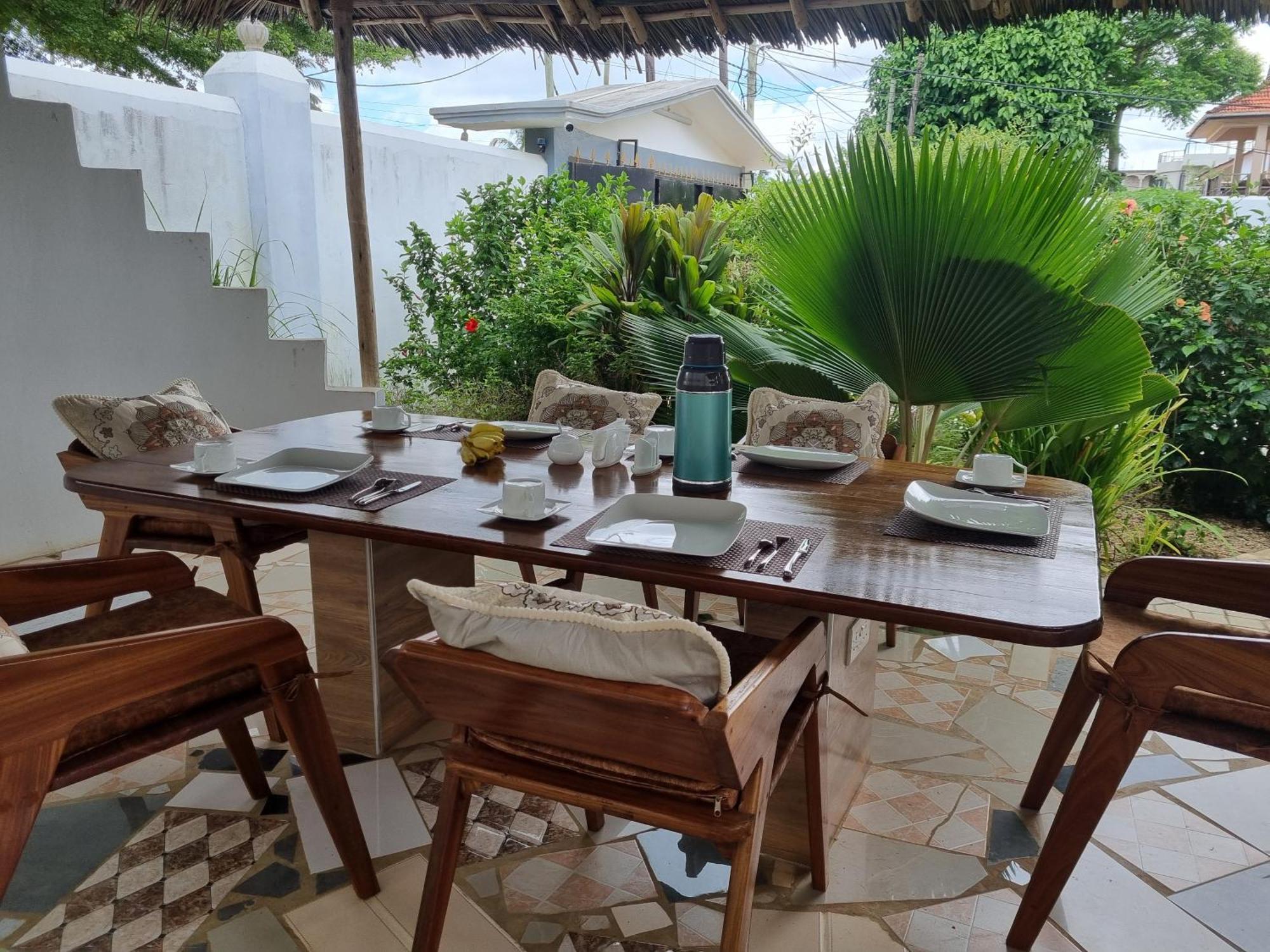64 Zenj House Luxury Airport B&B Mbweni Ngoại thất bức ảnh