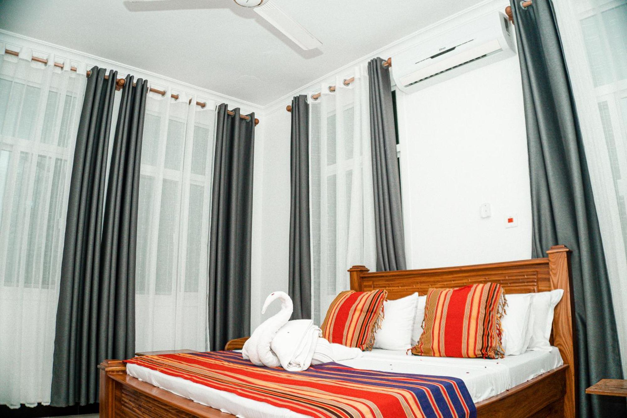 64 Zenj House Luxury Airport B&B Mbweni Ngoại thất bức ảnh