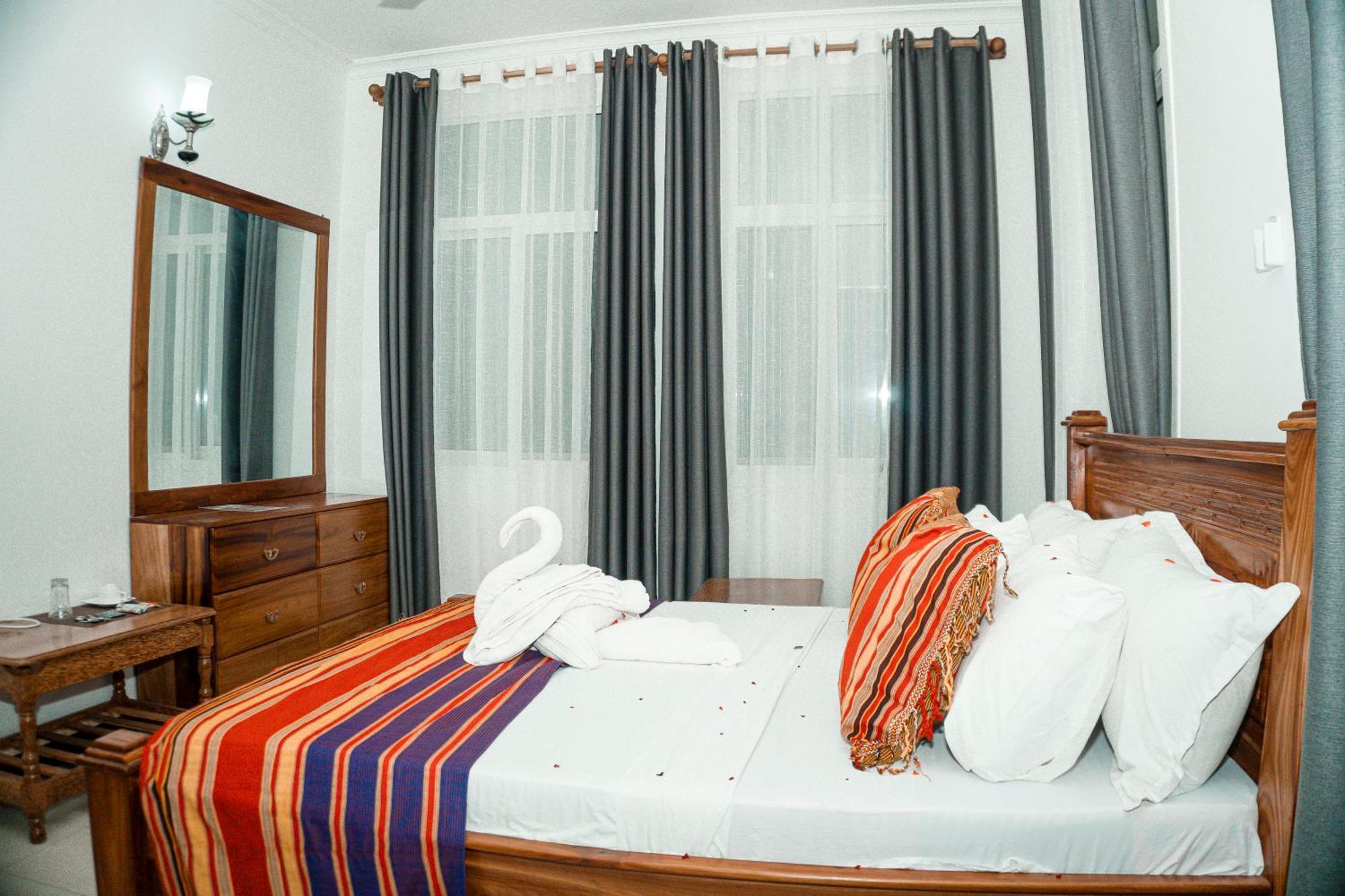 64 Zenj House Luxury Airport B&B Mbweni Ngoại thất bức ảnh