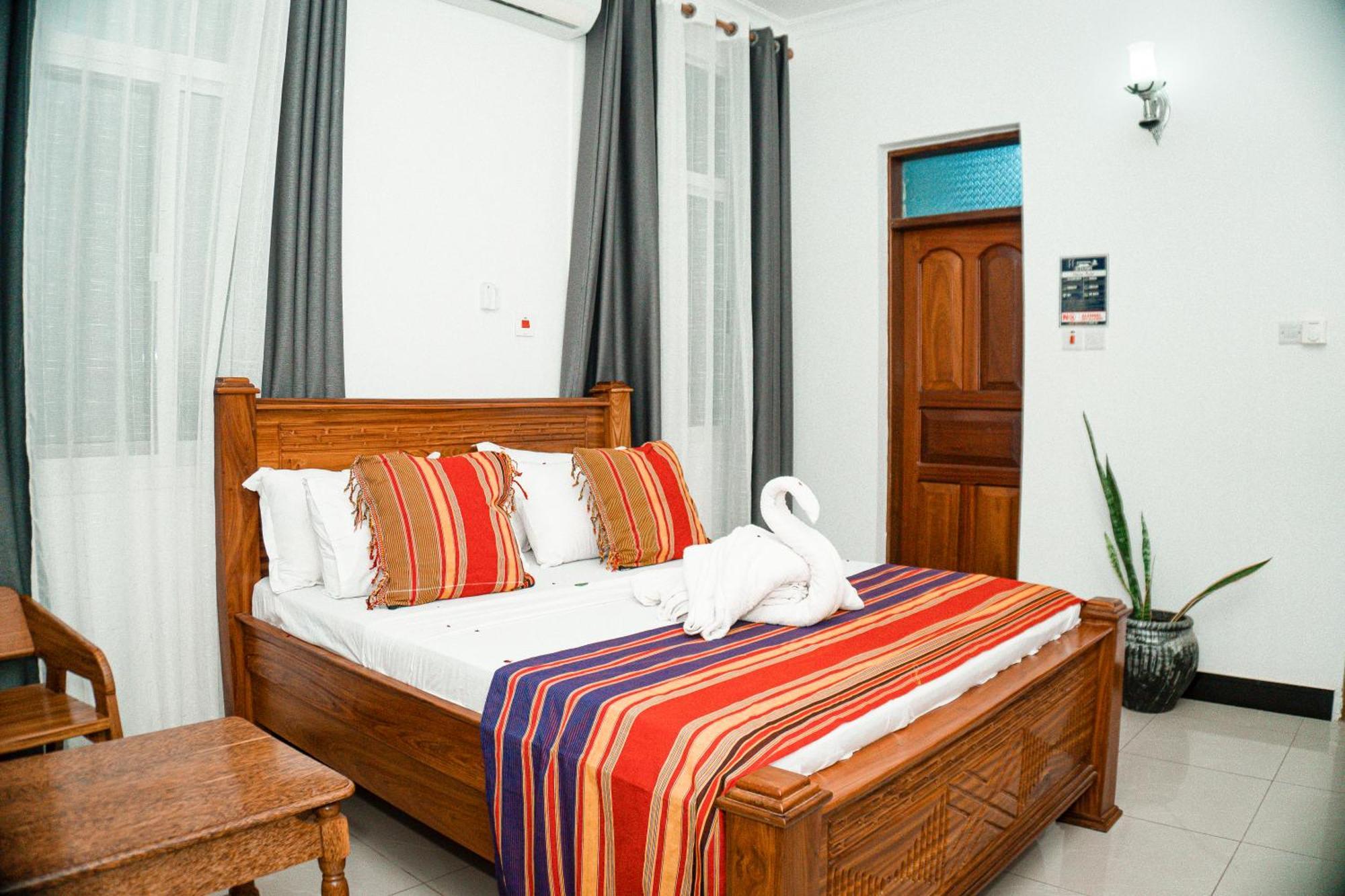 64 Zenj House Luxury Airport B&B Mbweni Ngoại thất bức ảnh