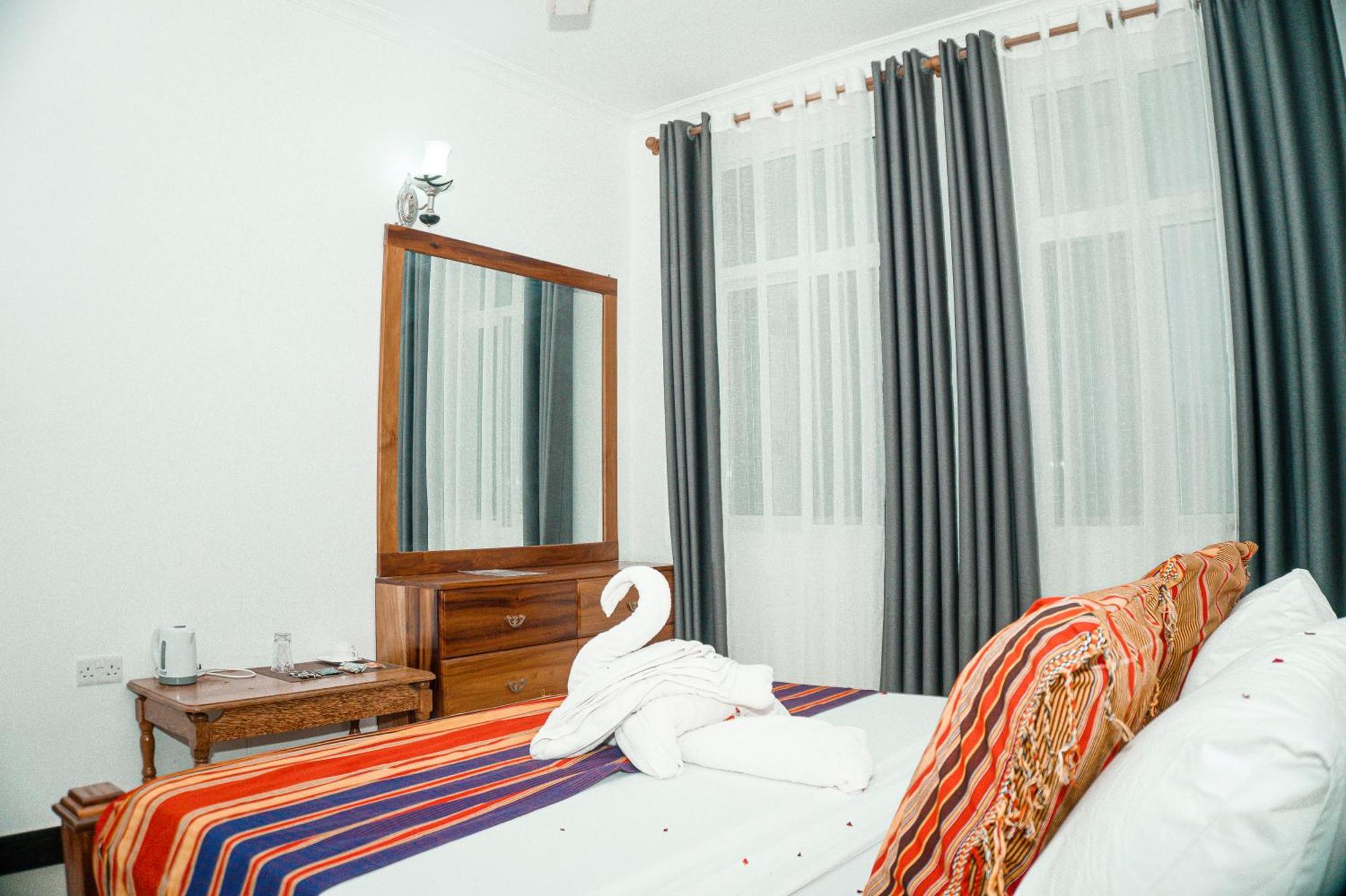 64 Zenj House Luxury Airport B&B Mbweni Ngoại thất bức ảnh